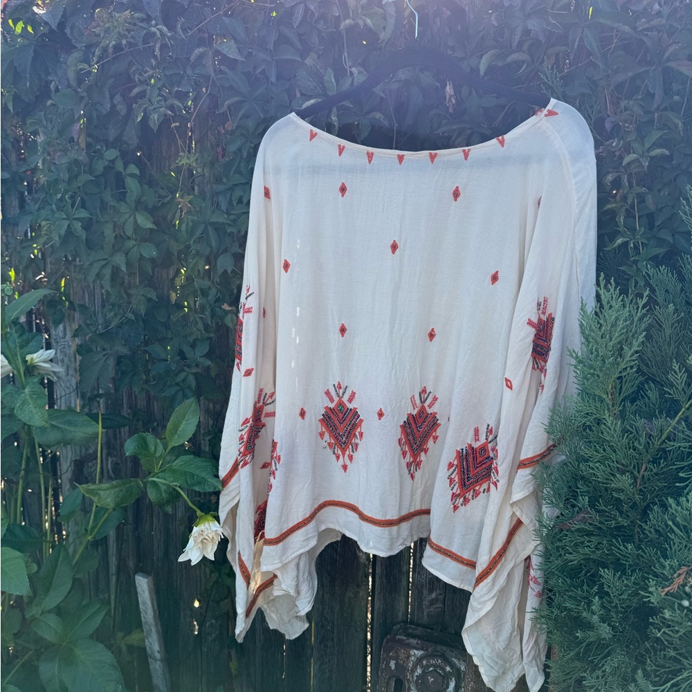 VINTAGE 1979 Embroidered Boho Women Top - White and orange/res